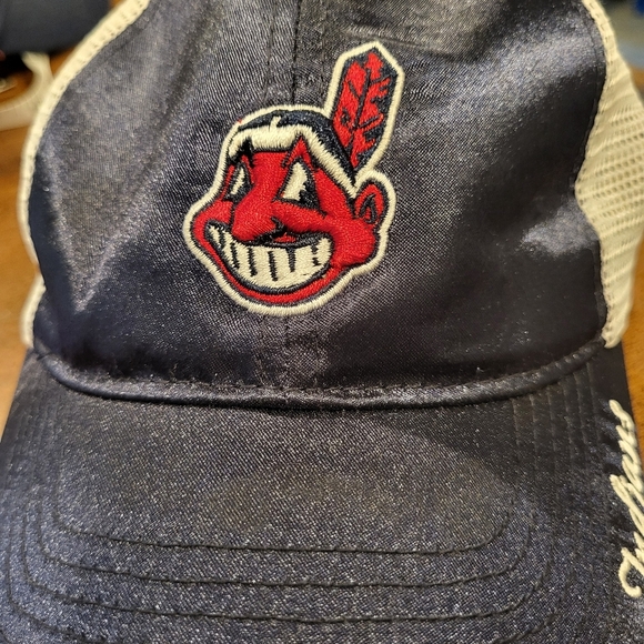 Cleveland Indians Wahoo Womens Hat - Picture 2 of 8